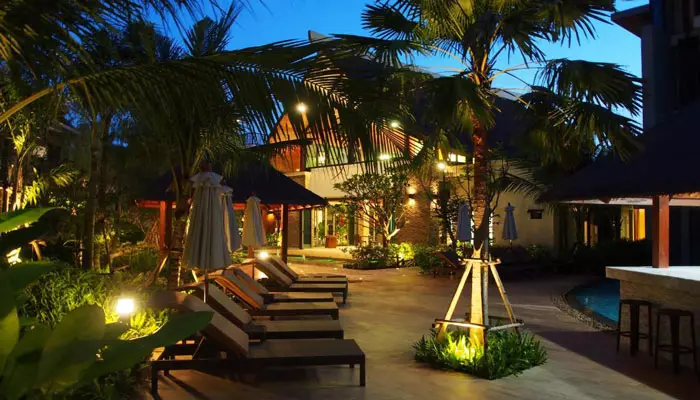 هتل هولا هولا ریزورت اند اسپا کرابی